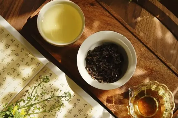 上海新天地广场探店，老上海怀旧美食路线｜我劝你空腹来，不然真的亏大了😭